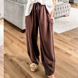 NWT WIDE LEG ELASTIC DRAWSTRING WAIST PANTS WITH POCKETS